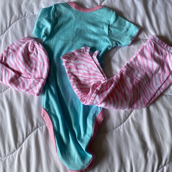 Blue and Pink Gerber Baby 3 Piece Set (12 months) - Picture 2 of 7